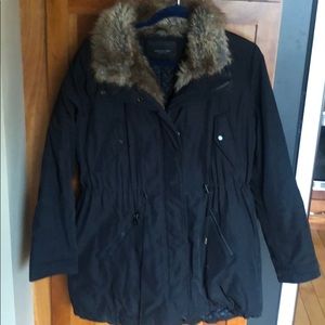 Andrew Marc puffer jacket w/ fur collar & hood.